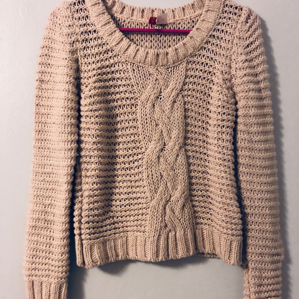 H&M cropped long sleeve cable knit sweater